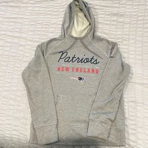 Women’s Large Nike New England Patriots Therma Fit Hoodie